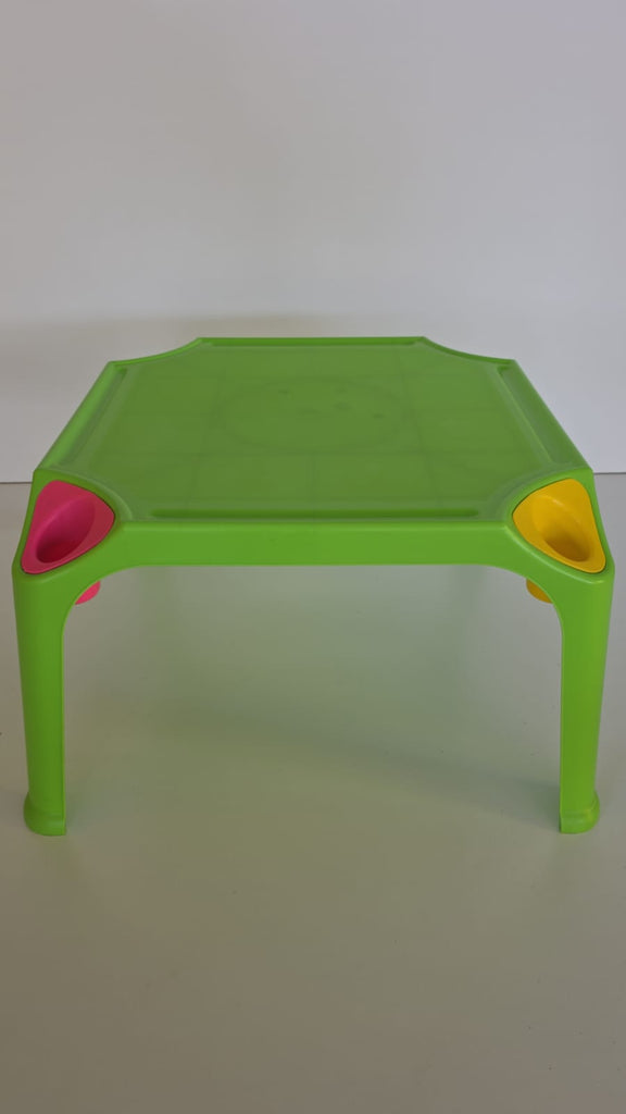 KID001 - Kiddies Table with pencil groove and holder (Virgin)