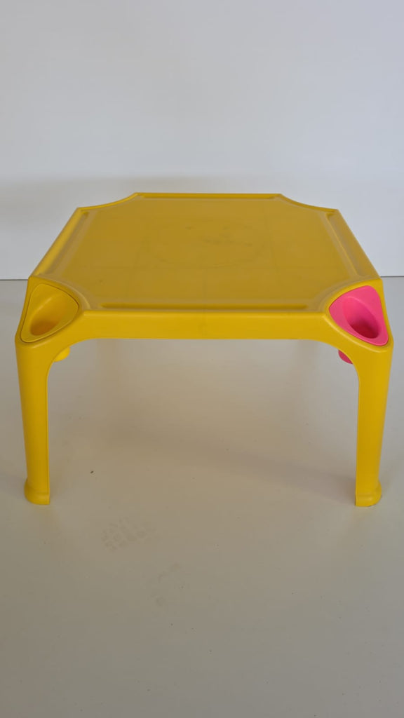 KID001 - Kiddies Table with pencil groove and holder (Virgin)